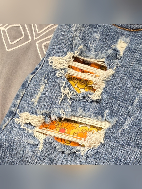 Judy Blue High Waisted Cut Off Shorts With Floral Print Size Large - Picture 2 of 7